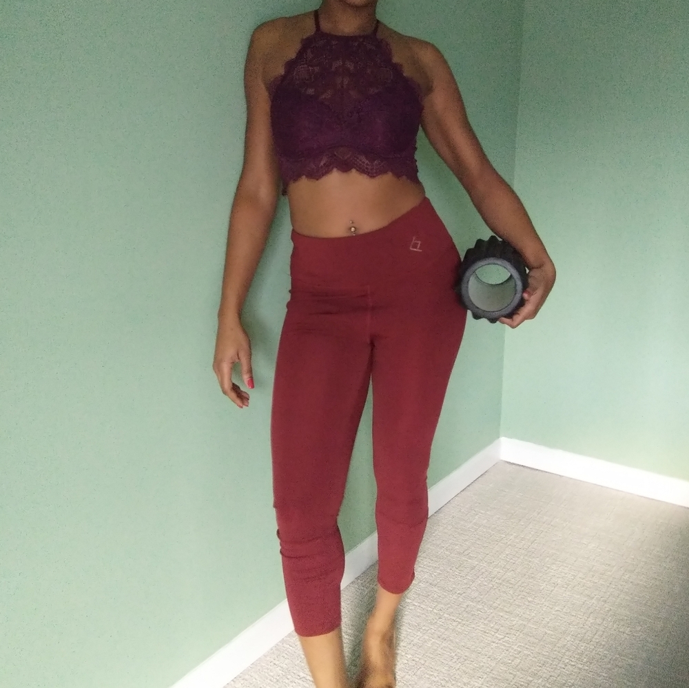 Women's wine colored Capri leggings - Picture 2 of 12